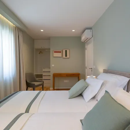 Ajuda Luxury Appartments דירה